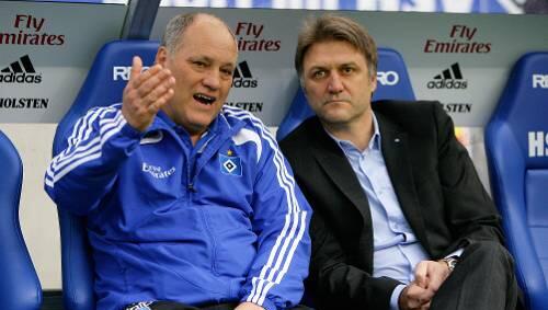 Mittlerweile getrennt: Trainer Martin Jol (l.), der zu Ajax wechselt, und Sportchef Dietmar Beiersdorfer. Mittlerweile getrennt: Trainer Martin Jol (l.), der zu Ajax wechselt, und Sportchef Dietmar Beiersdorfer.