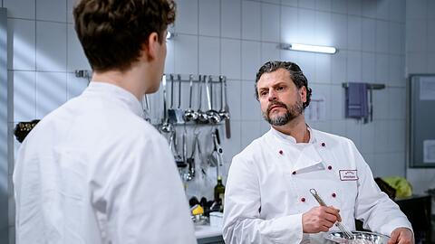 Sinan (Roberto Capasso, links) und Fernando (Manuel Cortez) sind bald als neue Figuren bei "Sturm der Liebe" dabei.