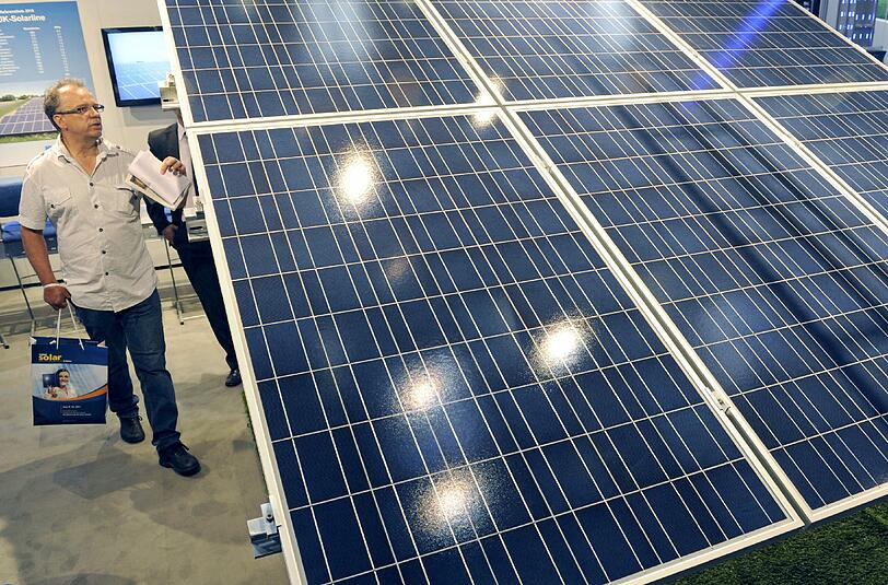 Wer mit Photovoltaik liebäugelt, sollte sich beraten lassen.