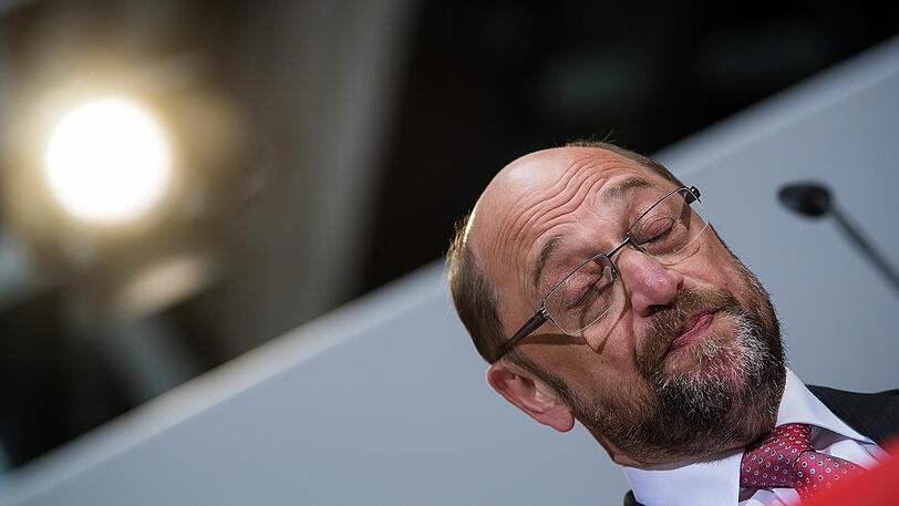 Der Schulz-Hype ist offenbar schon wieder vorbei. Nach drei Niederlagen bei Landtagswahlen rutscht die SPD jetzt auch im Bund dramatisch ab.