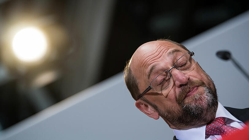 Der Schulz-Hype ist offenbar schon wieder vorbei. Nach drei Niederlagen bei Landtagswahlen rutscht die SPD jetzt auch im Bund dramatisch ab. Der Schulz-Hype ist offenbar schon wieder vorbei. Nach drei Niederlagen bei Landtagswahlen rutscht die SPD jetzt auch im Bund dramatisch ab.