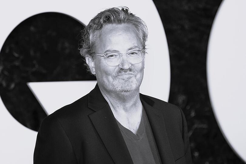 Tragisch: "Friends"-Schauspieler Matthew Perry ist am 28. Oktober im Alter von 54 Jahren gestorben. Er wurde tot im Whirlpool seines Hauses gefunden.