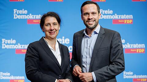Djir-Sarais Rücktritt ist aus Sicht der FDP-Landechefs in Bayern, Katja Hessel und Martin Hagen, ein wichtiger Schritt. (Archivbild)