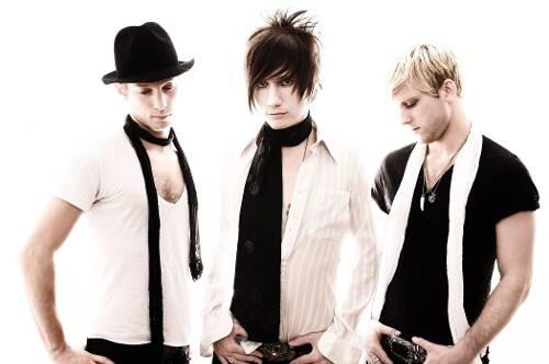 Veröffentlichen Anfang April ihr Debüt-Album: The Glam leben opulenten Glitzer-Pop.