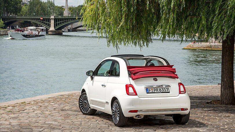 Der Fiat 500 C bringt Retro-Design und Offenheit gut unter sein Stoffdach.