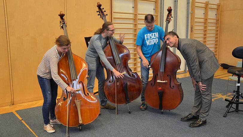 Philharmonie: Münchner Komponist Moritz Eggert probt Fußball-Oratorium Philharmonie: Münchner Komponist Moritz Eggert probt Fußball-Oratorium