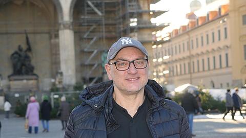 Detlef Dreßlein auf dem Odeonsplatz. Der freie Journalist und Buchautor ist seit 26 Jahren Wahlmünchner.