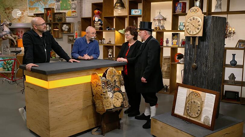Helga und Wolfgang stellen in der ZDF-Tr&ouml;delshow ihre Uhren vor.