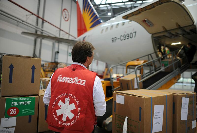 Das Elend auf den Philippinen steigt ins Unermessliche. Jetzt sind auch Hilfsgüter und Ärzte aus Bayern auf dem Weg in die Krisenregion.