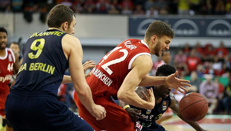 Trotz einer starken Leistung reichte es für den FC Bayern nicht zum Sieg gegen Alba Berlin. Trotz einer starken Leistung reichte es für den FC Bayern nicht zum Sieg gegen Alba Berlin.