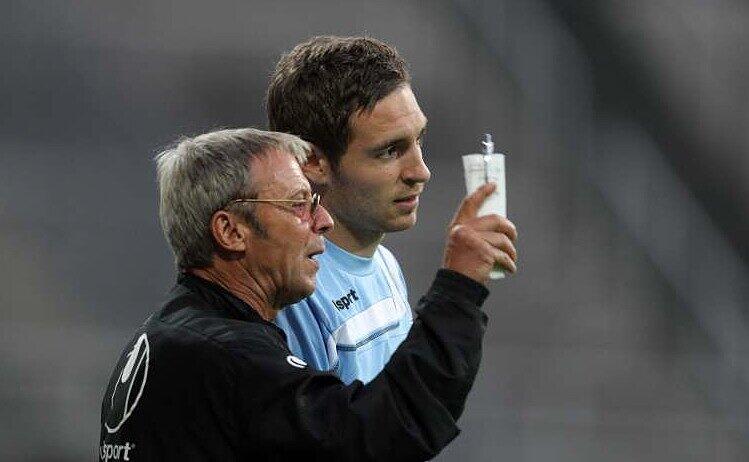 U23-Trainer Klaus Koschlick (l.) musste mit seinem Team den späten Ausgleich hinnehmen.