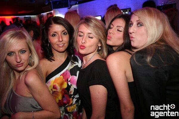 Bei "Garden & Restaurant" im Crown's Club traf sich das sexy Partyvolk. Mehr Bilder unter: www.nachtagenten.de