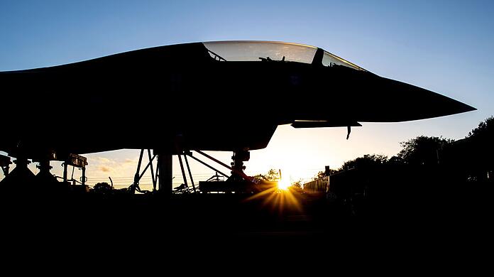 Ein Kampfflugzeug vom Typ Eurofighter Typhoon der Luftwaffe (Symbolbild).