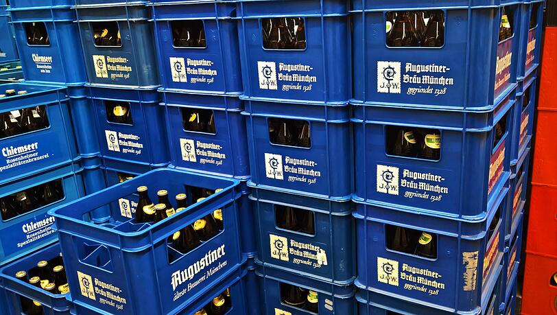 Werden die Bierkästen wegen des Pfands bald teurer?