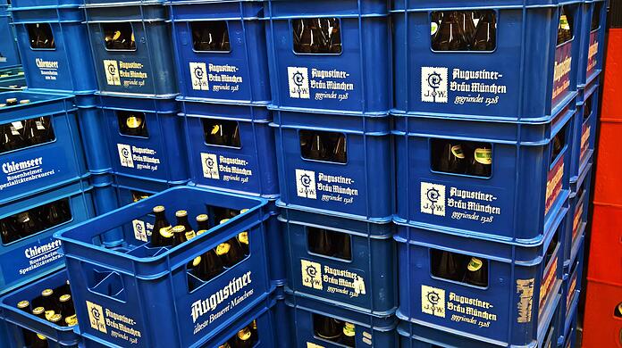 Werden die Bierkästen wegen des Pfands bald teurer?