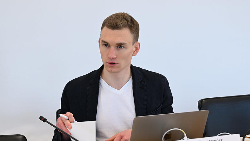Der grüne Landtagsabgeordnete Florian Siekmann kritisiert die Landesregierung. Der grüne Landtagsabgeordnete Florian Siekmann kritisiert die Landesregierung.