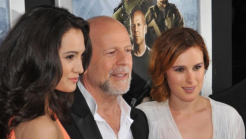 Bruce Willis mit seiner Ehefrau Emma Heming-Willis (l.) und seiner Tochter Rumer. Bruce Willis mit seiner Ehefrau Emma Heming-Willis (l.) und seiner Tochter Rumer.