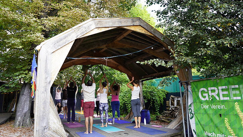 Yoga am Grünspitz im September 2021. Yoga am Grünspitz im September 2021.