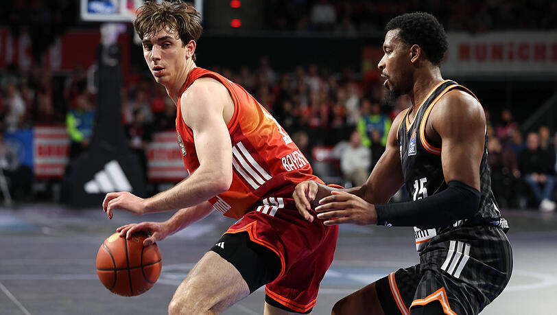 Seine 14 Punkte gegen Ex-Klub Ulm sind nicht genug: FCBB-Profi Justinian Jessup (l.) sammelt bei der 62:79-Pleite die meisten Z&auml;hler f&uuml;r die M&uuml;nchner.