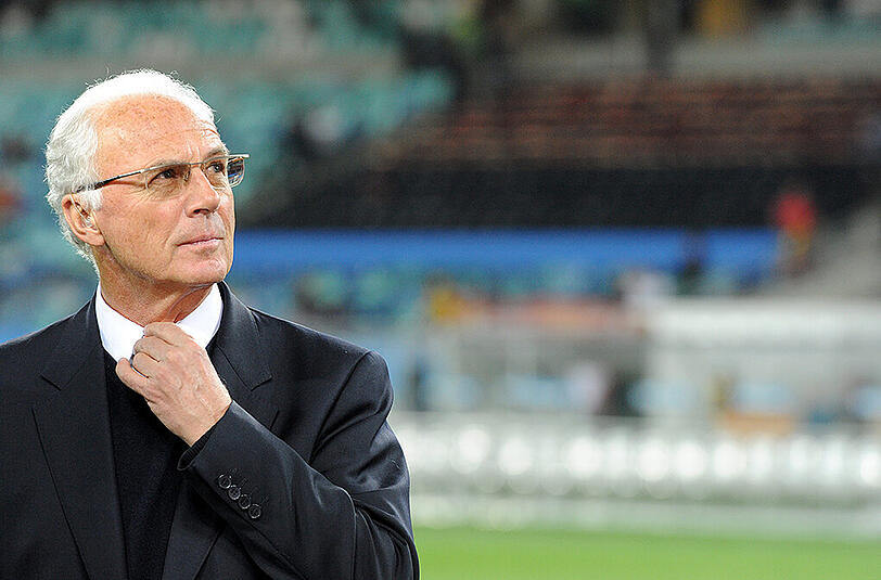 &bdquo;Mein Lebenswerk lasse ich mir nicht kaputt machen&ldquo;, sagt Franz Beckenbauer und gibt zu: &bdquo;Hinterher ist man immer schlauer.&ldquo;