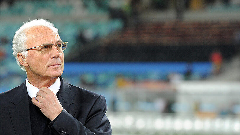 „Mein Lebenswerk lasse ich mir nicht kaputt machen“, sagt Franz Beckenbauer und gibt zu: „Hinterher ist man immer schlauer.“ „Mein Lebenswerk lasse ich mir nicht kaputt machen“, sagt Franz Beckenbauer und gibt zu: „Hinterher ist man immer schlauer.“