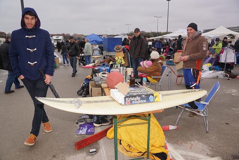 Die Bilder vom BRK Flohmarkt auf der Theresienwiese.