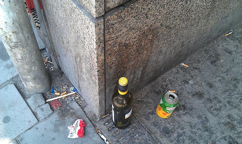 Müll in der Goethestraße: Ein paar Abfallbehälter würden hier vielleicht nicht schaden.
