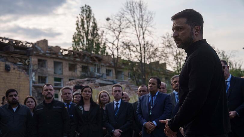Der ukrainische Präsident Wolodymyr Selenskyj kündigte Treffen an, die eine "Ruhe für die Ukraine" näher bringen sollen.