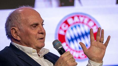 Uli Hoene&szlig; kritisiert die UEFA. (Archivbild)