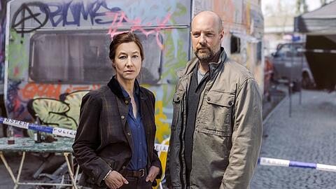 "Polizeiruf 110: Jenseits des Rechts": Cris Blohm (Johanna Wokalek, l.) und Dennis Eden (Stephan Zinner).