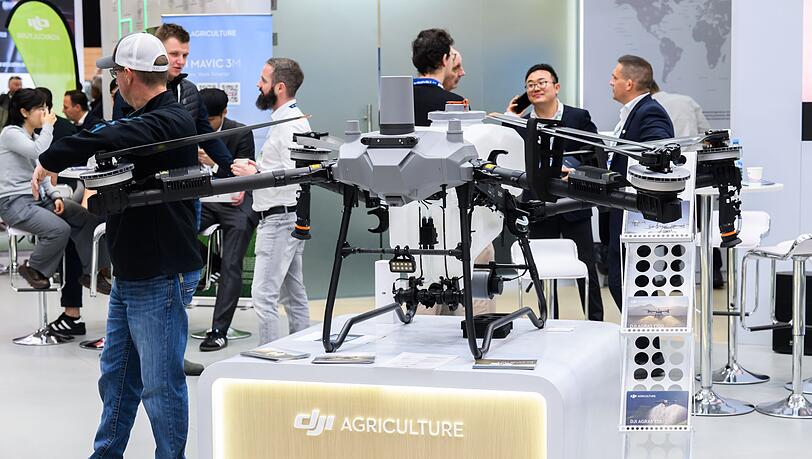 Eine Drohne des chinesischen Herstellers DJI. Die USA verhängen neue Zölle von bis zu 100 Prozent auf Drohnen aus dem Ausland. (Archivbild) Eine Drohne des chinesischen Herstellers DJI. Die USA verhängen neue Zölle von bis zu 100 Prozent auf Drohnen aus dem Ausland. (Archivbild)