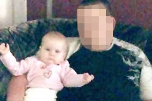 Sarah wurde nur drei Jahre alt. Als sie starb, wog sie nur noch acht Kilo. Ihr wohlgenährter Vater kümmerte sich nicht um sie.