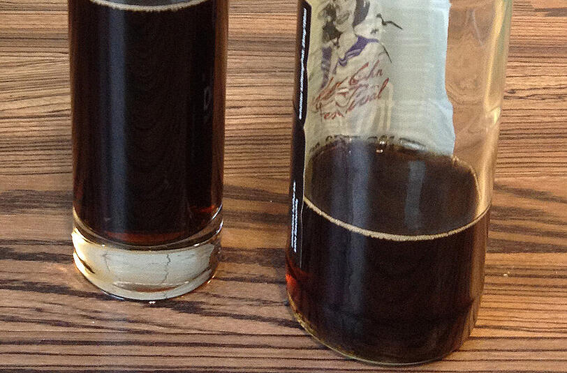 Hat eine Schülerin ihrer Lehrerin Glasreiniger ins Cola-Glas gemixt?