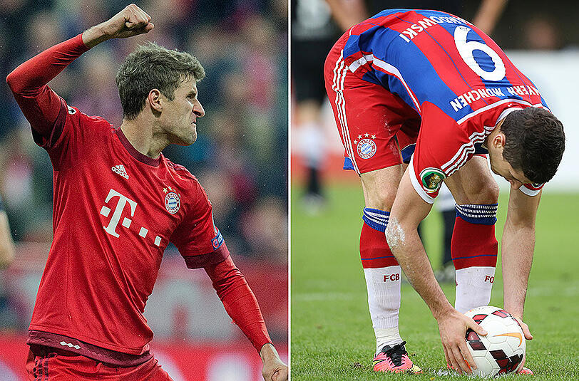 Thomas Müller ärgert sich über seinen verschossenen Elfmeter gegen Atlético Madrid, Robert Lewandowski (rechts) legt sich den Ball für einen Strafstoß im Erstrunden-Pokalspiel 2014 bei Preußen Münster (4:1) zurecht.