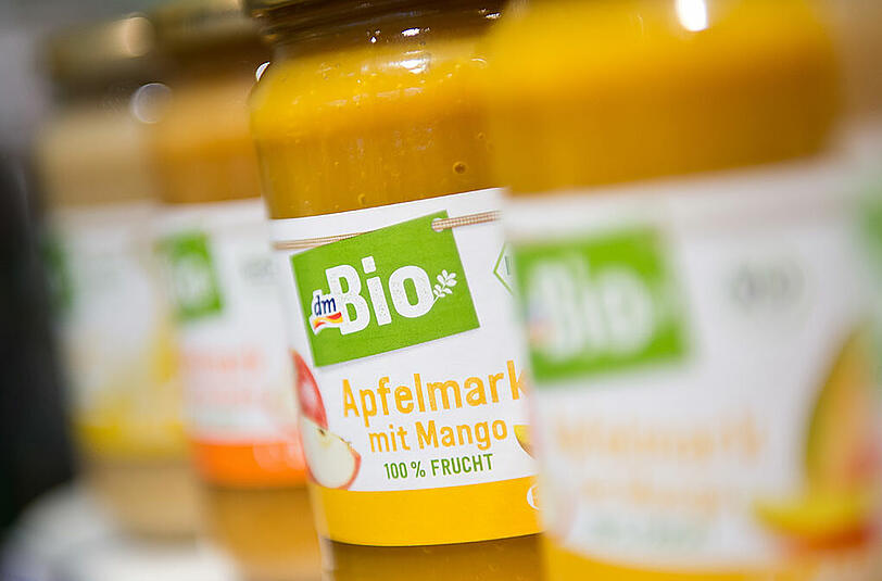 Seit dm eigene Bio-Produkte anbietet, kracht es zwischen den Schwagern Götz Werner (dm) und Götz Rehn (Alnatura).