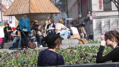 Am Gärtnerplatz ist viel los - abends, auf der Treppe des Theaters, manchmal zu viel.