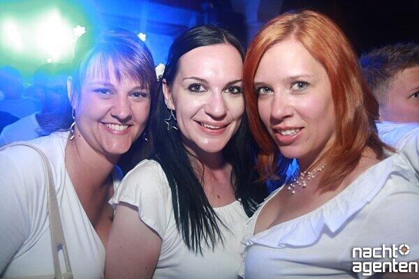 Party in Weiß: Spring Jam 2012. Mehr Bilder gibt's unter www.nachtagenten.de