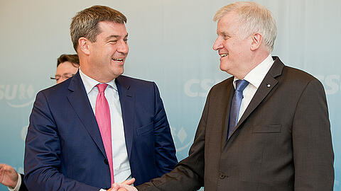 Bayerns Ministerpräsident Horst Seehofer (r.) und der bayerische Finanzminister Markus Söder.