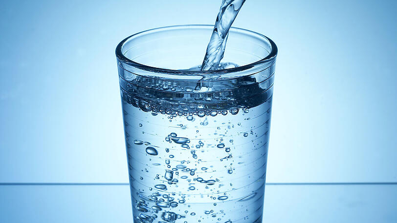 Im Landkreis Freising muss das Trinkwasser weiterhin abgekocht werden.