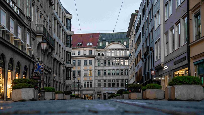 Die Perusastraße in der Altstadt: ebenfalls menschenleer.