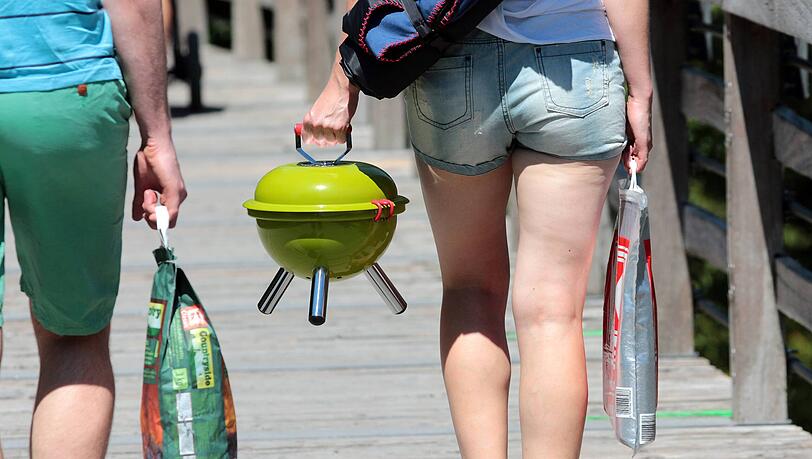 Die Sonne scheint, die Grillsaison startet: Die AZ zeigt Ihnen Regeln, die es beim Grillen in München zu beachten gilt.