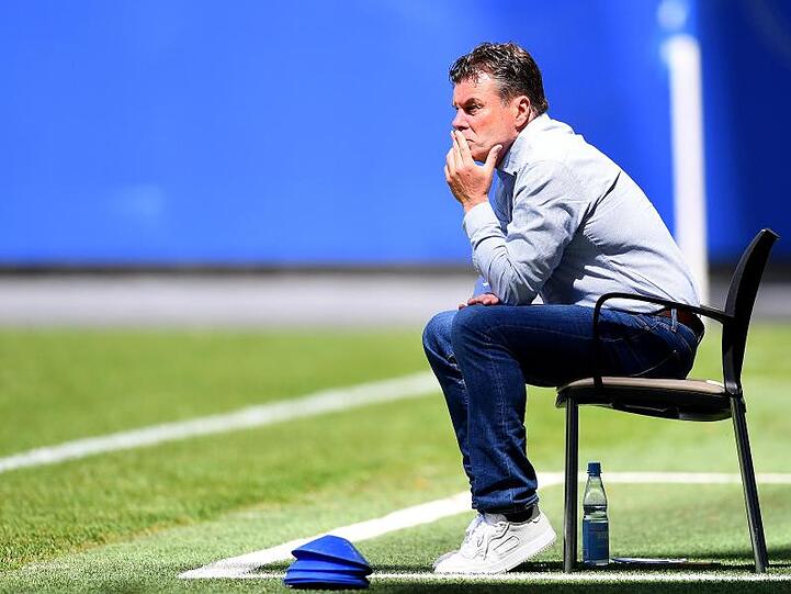 Dieter Hecking muss beim Hamburger SV wohl gehen.
