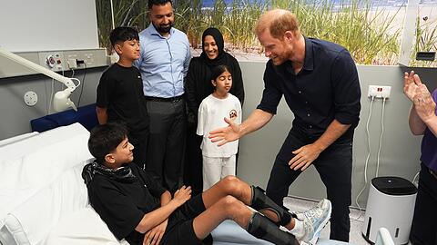 Prinz Harry besuchte das Birmingham Childrens Hospital. Prinz Harry besuchte das Birmingham Childrens Hospital.