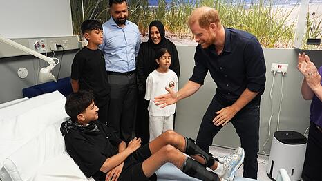 Prinz Harry besuchte das Birmingham Childrens Hospital.