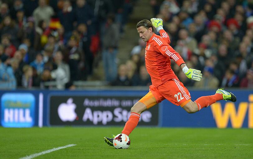 Roman Weidenfeller:  Debüt mit 33 und ohne größere Bewährungschancen. Klärte
per Fuß (9.). Glück beim Pfostenschuss von Townsend (57.).
