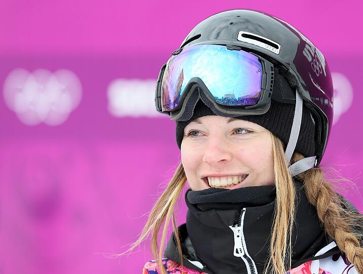 Mittlerweile ist Olympiateilnehmerin Lisa Zimmermann 18 Jahre alt. Auch Sie gehört zu den schönen Frauen im Sportwinter.
