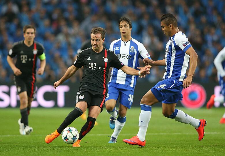 MARIO GÖTZE - NOTE 5 - Enttäuschend! Zu zurückhaltend und zögerlich in seinen Aktionen und Zweikämpfen. Flanken ins Nichts, Dribblings, die meist zu nichts führten. Allemal ein passabler Klein-Klein-Passer. Nach 56 Minuten ausgewechselt.