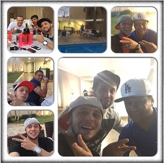 Mit der Familie ist es doch am schönsten: Abwehrspieler Rafinha ist mit seinen Brüdern im Urlaub.