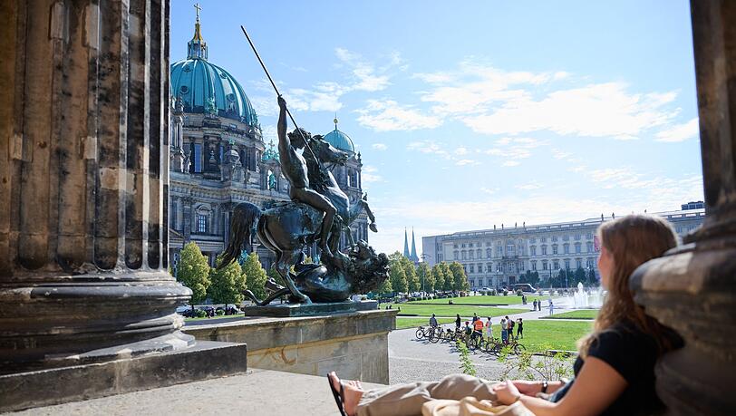Der Ausblick für Berlin: Auch politisch gesehen heiter bis wolkig. Der Ausblick für Berlin: Auch politisch gesehen heiter bis wolkig.
