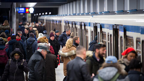 Auf verschiedenen U-Bahn- und Tramlinien sowie Bussen der MVG kommt es den kommenden Wochen zu Engpässen, Verzögerungen und Ausfällen.